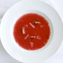 赤色のおろしスープ（冷製）